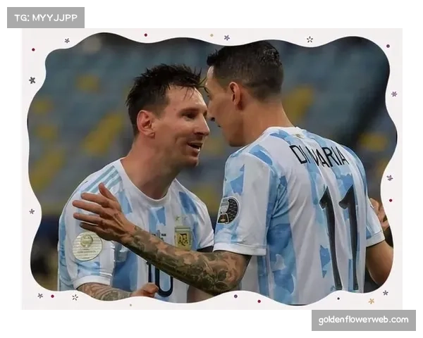 梅西替补席凝视美洲杯奖杯,赛后与迪马利亚相拥落泪